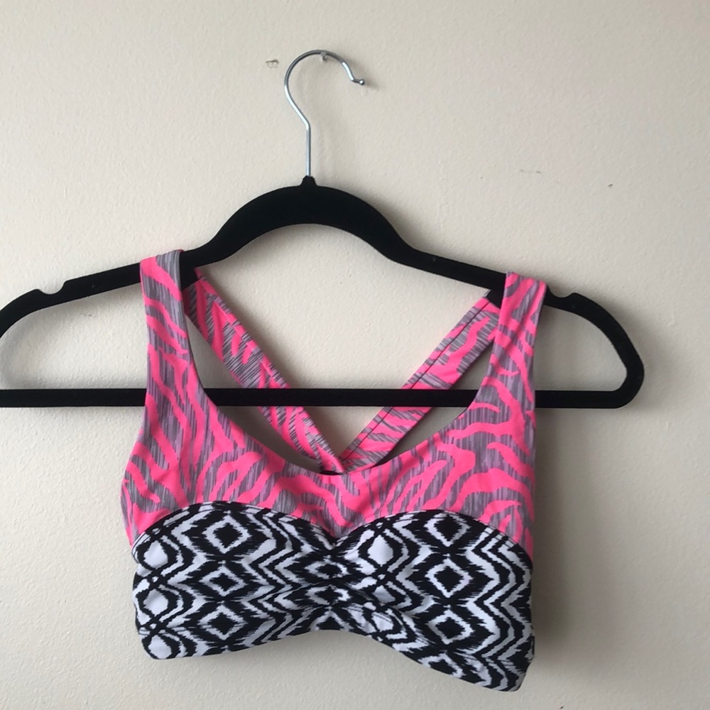 NEW without tags- Onzie sports bra S/M